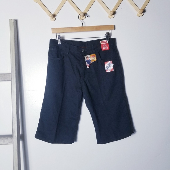 NWT WRANGLER BOY'S ACTIVE FLEX BLACK SHORTS WITH ADJUSTABLE WAIST BAND SIZE 18 - Picture 1 of 9